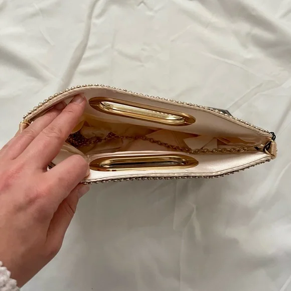 La Regale Brielle Crystal Mesh Self Handle Clutch | Gold | New with Tags - Picture 7 of 8